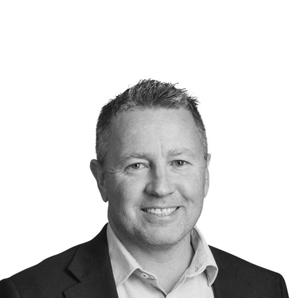 5 6505 Export BD Team 767X1000 96Dpi James Gallagher