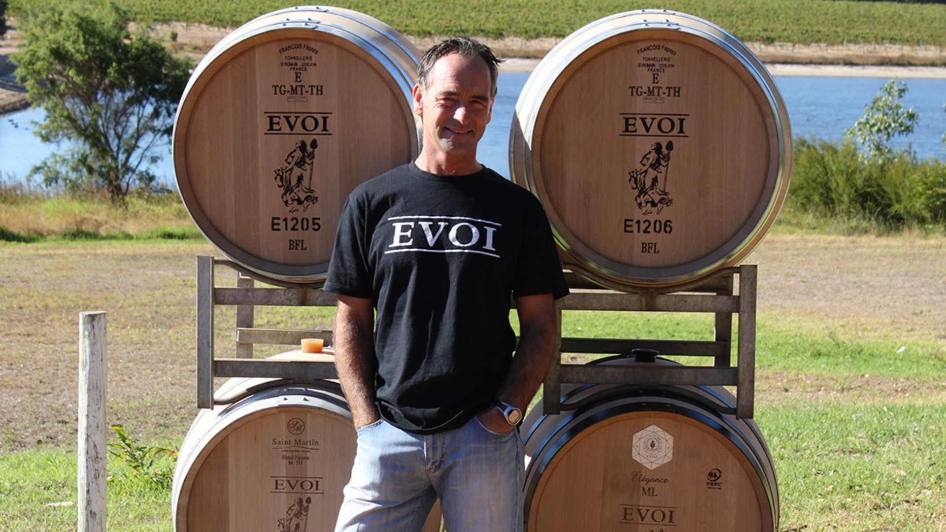 Media is null, no alt text provided